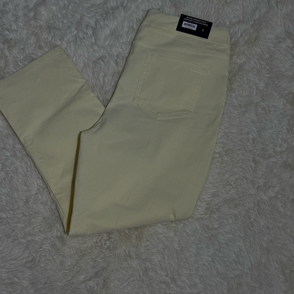 Mario Serrani Yellow & White Capri Pants size Small - Picture 8 of 11